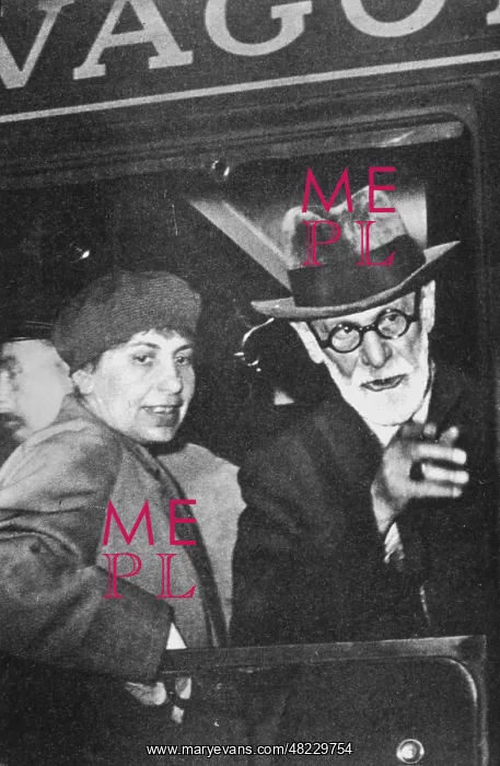 : Anna Freud with her father Sigmund Freud in Paris, 1938 : Anna Freud with her father Sigmund Freud in Paris, 1938