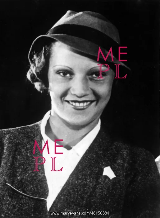 : Annabella, France, 01.01.1907-31.12.1996 : Annabella, France, 01.01.1907-31.12.1996