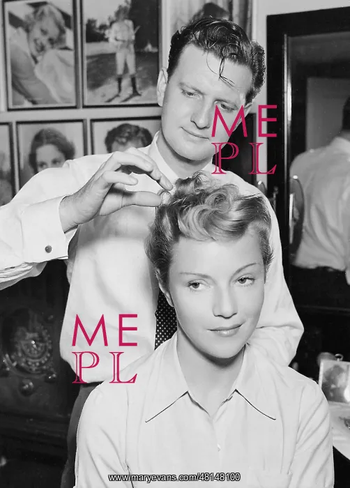 : Annabella is styled in the mask, 1938 : Annabella is styled in the mask, 1938