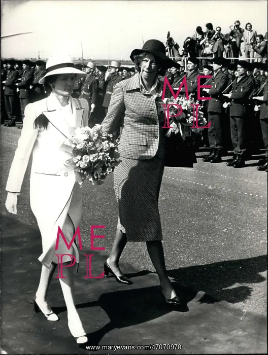 : Anne-Aymone Giscard d'Estaing and Mildred Scheel : Anne-Aymone Giscard d'Estaing and Mildred Scheel