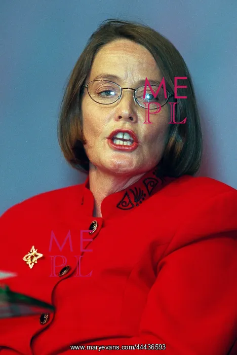  : Anne Begg MP