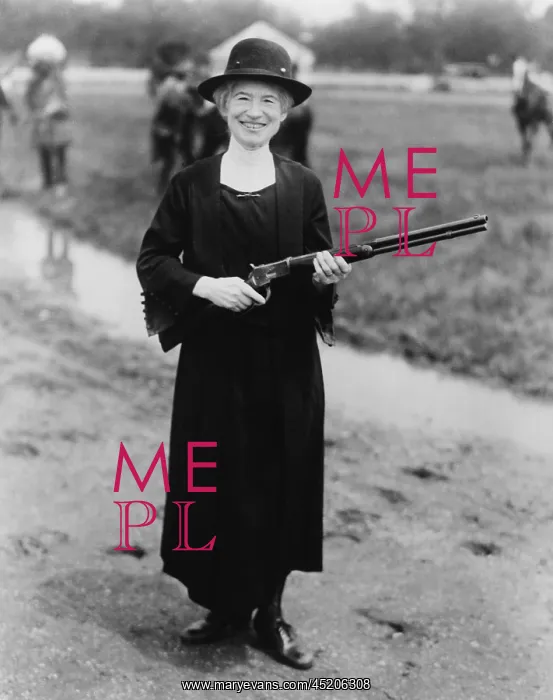 : Annie Oakley (1860-1926), in 1922 with a ? : Annie Oakley (1860-1926), in 1922 with a ?