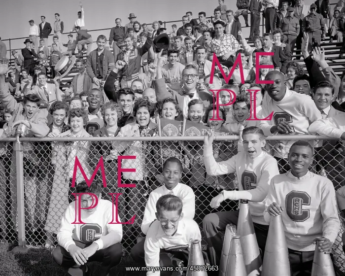 : Anonymous High School Students Cheerleaders Cheering : Anonymous High School Students Cheerleaders Cheering