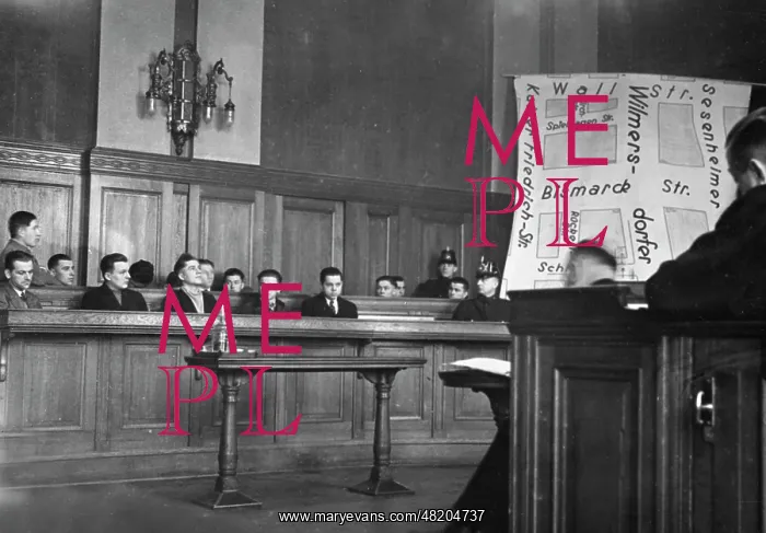 : Anouncement of the death sentence, 1933 : Anouncement of the death sentence, 1933