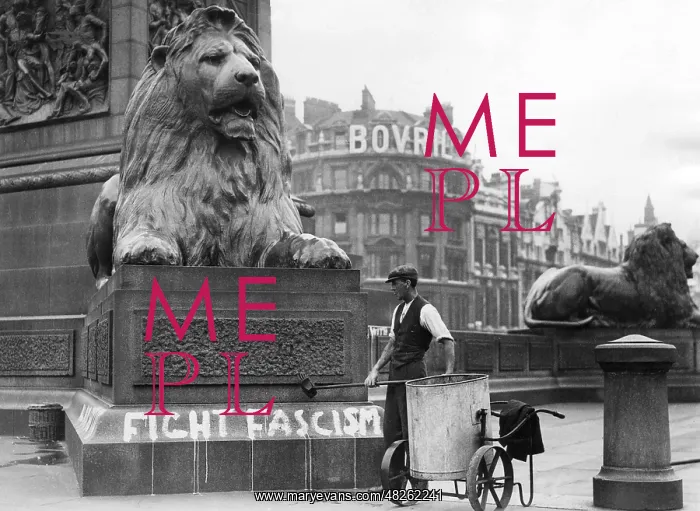 : Anti-fascist slogan on Trafalgar Square, 1934 : Anti-fascist slogan on Trafalgar Square, 1934