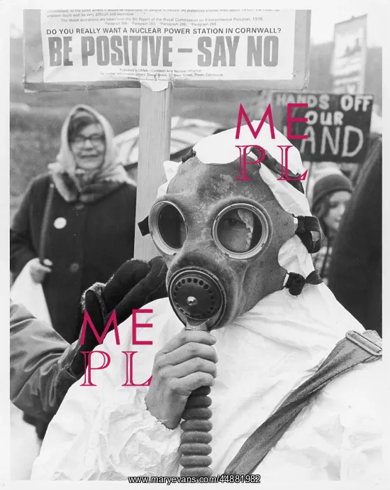 : Anti-nuclear power demonstration, Cornwall : Anti-nuclear power demonstration, Cornwall