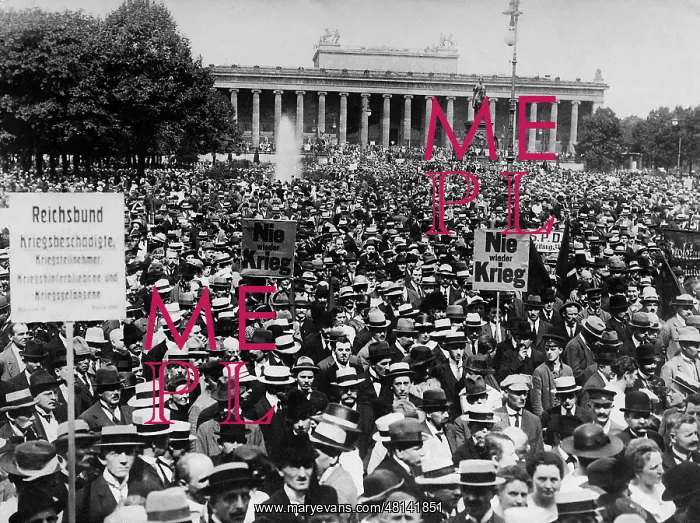 : Anti-war demonstration in Berlin, 1921 : Anti-war demonstration in Berlin, 1921