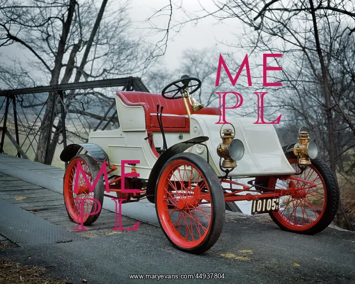 : Antique Horseless Carriage White with Red Interior : Antique Horseless Carriage White with Red Interior