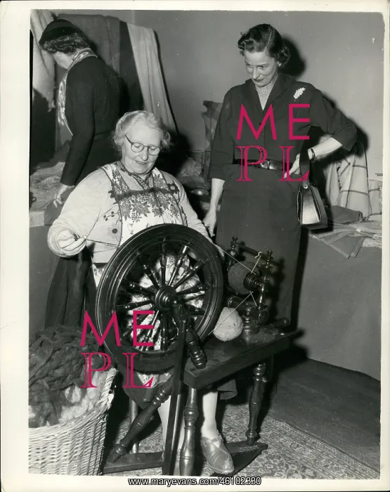  : Antiques - Art - Ceramics - Murals - Paint