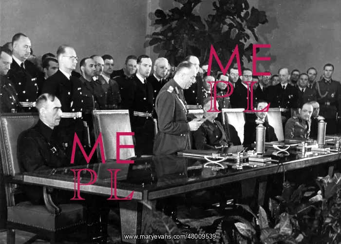 : Antonescu reads out the government statement to the accessio : Antonescu reads out the government statement to the accessio