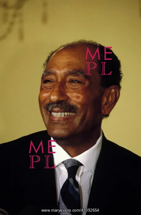 : Anwar El-Sadat : Anwar El-Sadat