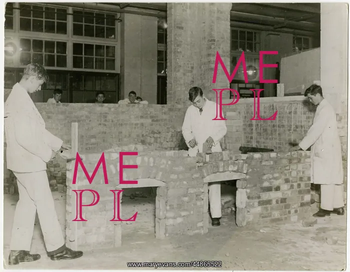 : APPRENTICE BRICKLAYERS : APPRENTICE BRICKLAYERS