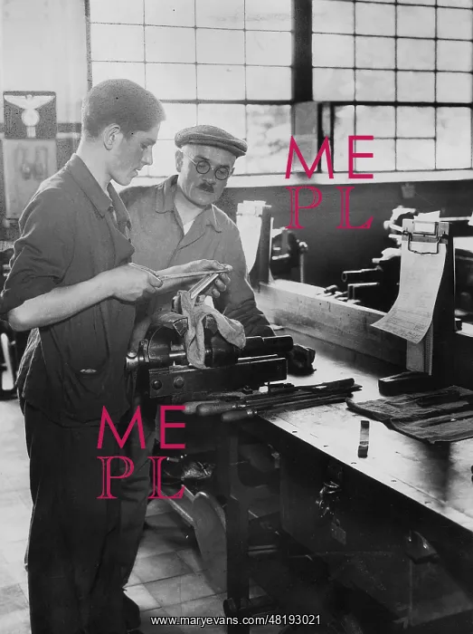 : Apprentice in the workshop of the Berlin Transport Authority : Apprentice in the workshop of the Berlin Transport Authority