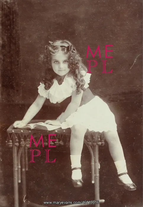 : An approximately 6-year-old girl with curly : An approximately 6-year-old girl with curly