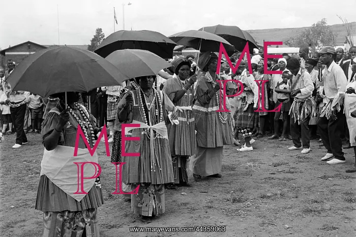 : April 8, 1973 - People dancing in honour of the Chief : April 8, 1973 - People dancing in honour of the Chief