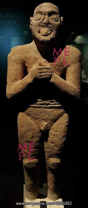 : Arabic peninsula. Male statue. Limestone. Tarut. National Mu : Arabic peninsula. Male statue. Limestone. Tarut. National Mu