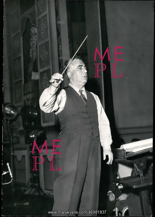 : Aram Khachaturian, Soviet composer, conducting in Paris : Aram Khachaturian, Soviet composer, conducting in Paris