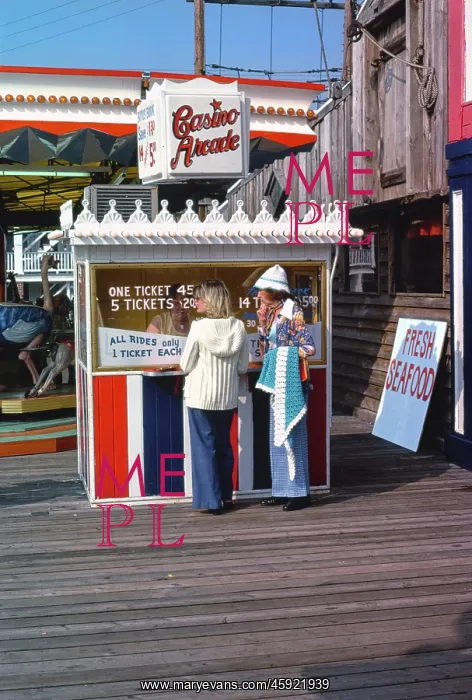 : Arcade, amusement park, ticket booth, summer : Arcade, amusement park, ticket booth, summer