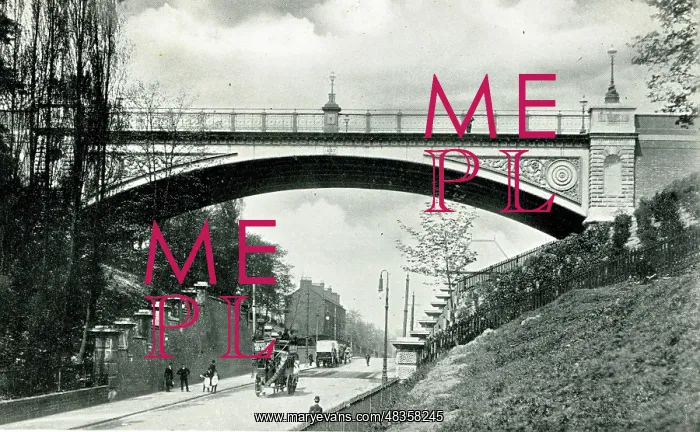  : The Archway, Highgate, North London