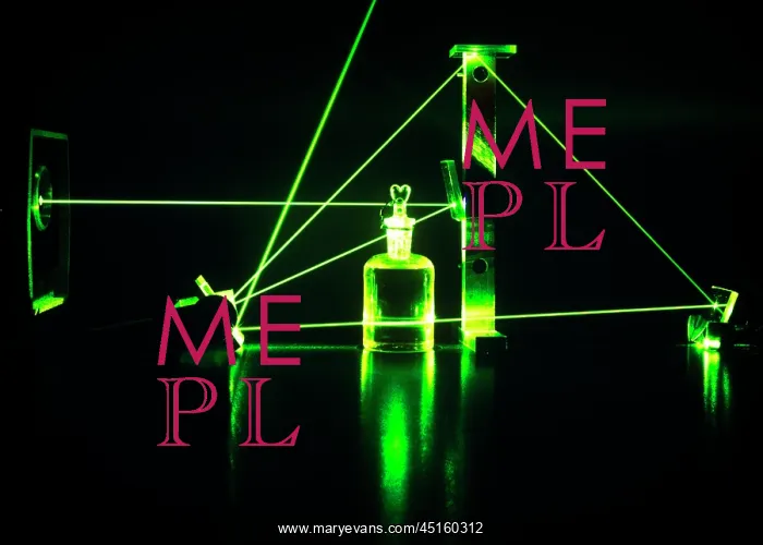 : Argon Ion Laser Reflecting a Beam Via Mirrors : Argon Ion Laser Reflecting a Beam Via Mirrors