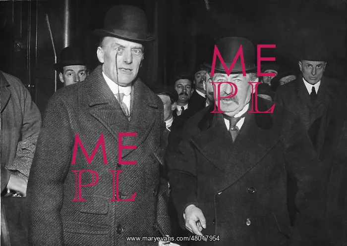 : Aristide Briand and Austen Chamberlain, 1928 : Aristide Briand and Austen Chamberlain, 1928
