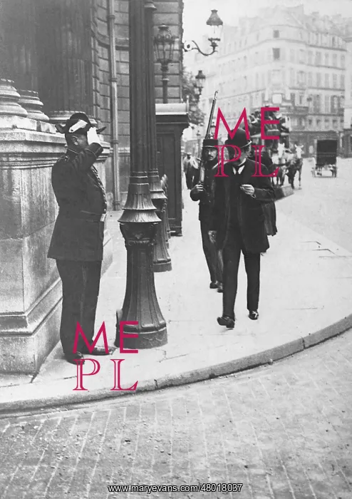 : Aristide Briand in front of the Elysee Palace : Aristide Briand in front of the Elysee Palace