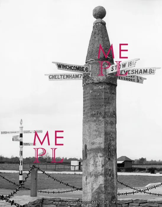 : FIVE ARMED SIGNPOST : FIVE ARMED SIGNPOST