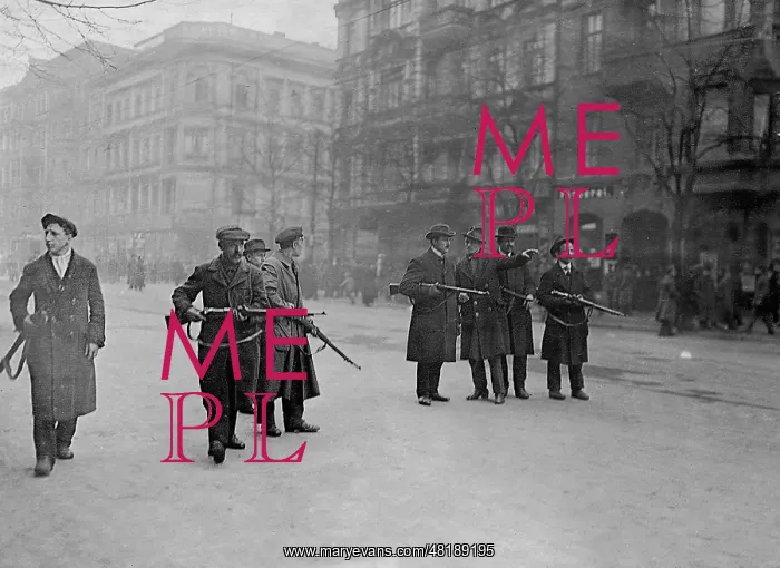 : Armed Spartacists in Berlin, 1919 : Armed Spartacists in Berlin, 1919