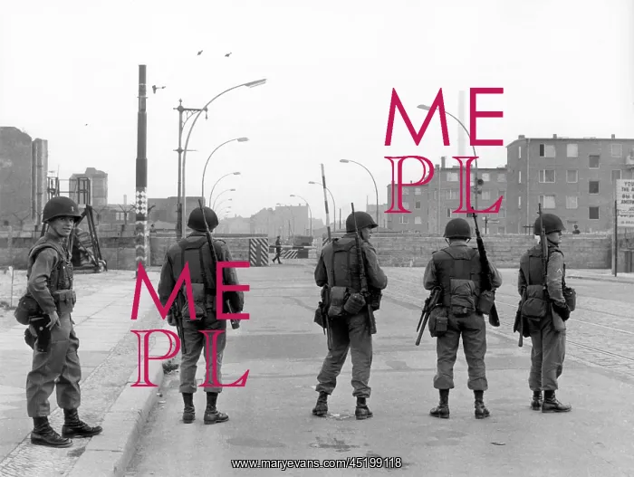 : Armed units of the US Army at Berlin checkpoint : Armed units of the US Army at Berlin checkpoint