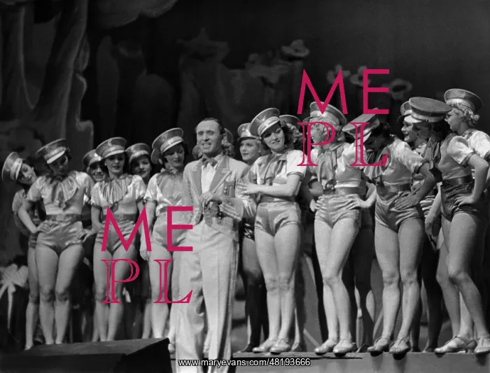 : Armin Munch with his ballet in Mrs. Luna, 1938 : Armin Munch with his ballet in Mrs. Luna, 1938