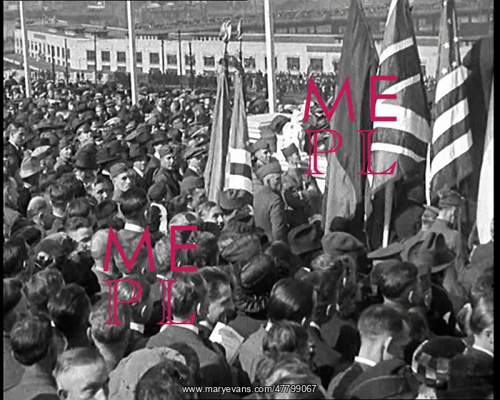 : Armistice. Large Crowd Gathered at a Victory Parade To Hear War Leaders Speak : Armistice. Large Crowd Gathered at a Victory Parade To Hear War Leaders Speak