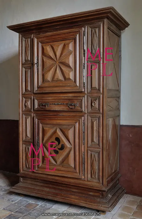 : Armoire, Chateau de Chalais, Chalais, Nouvelle-Aquitaine : Armoire, Chateau de Chalais, Chalais, Nouvelle-Aquitaine