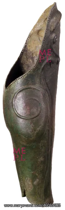  : Armour, left greave