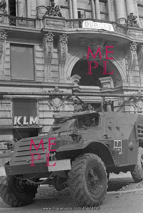 : Armoured vehicle - protest banner : Armoured vehicle - protest banner