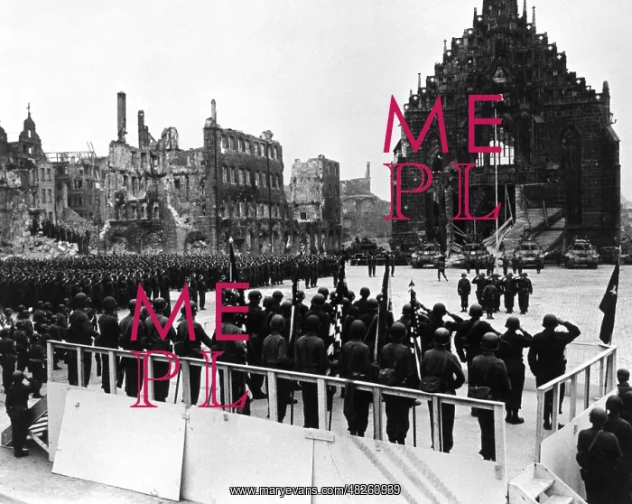 : US Army parade in Nuremberg, 1945 : US Army parade in Nuremberg, 1945