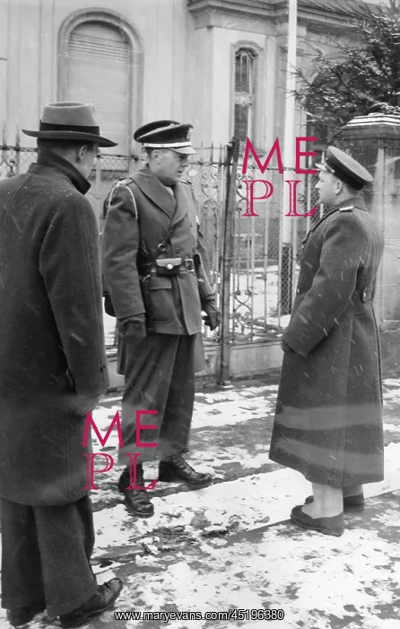 : US army seals off the building of the Soviet commission of r : US army seals off the building of the Soviet commission of r
