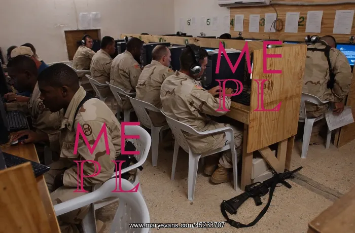 : US Army soldiers e-mail their families before ? : US Army soldiers e-mail their families before ?