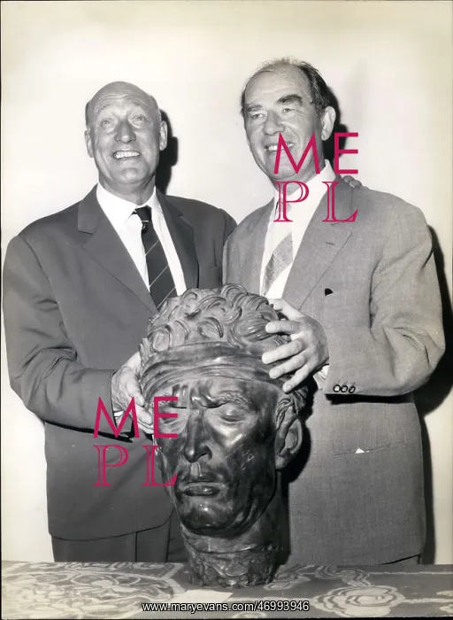 : Arno Breker, German sculptor, with Andre Leduc, cyclist : Arno Breker, German sculptor, with Andre Leduc, cyclist