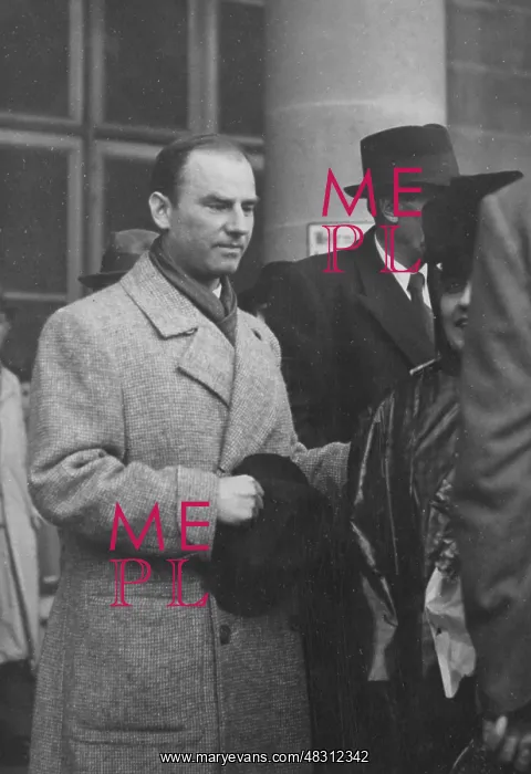 : Arno Breker in Paris, 1942 : Arno Breker in Paris, 1942