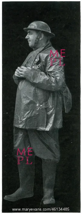 : ARP Warden in uniform, September 1939 : ARP Warden in uniform, September 1939