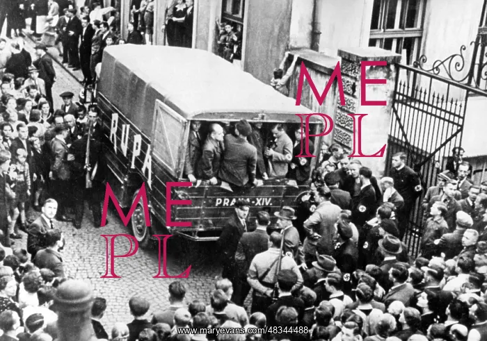 : Arrests in As - town in the Czech Republic, 1938 : Arrests in As - town in the Czech Republic, 1938