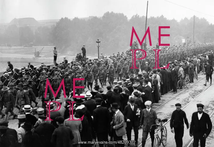 : Arrival of American troops at Paris, 1917 : Arrival of American troops at Paris, 1917