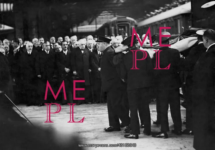 : Arrival of the corpse of Jean Louis Barthou in Paris, 1934 : Arrival of the corpse of Jean Louis Barthou in Paris, 1934