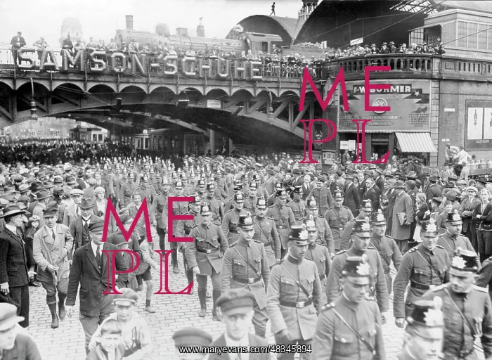: Arrival of the first policemen in Essen, 1925 : Arrival of the first policemen in Essen, 1925