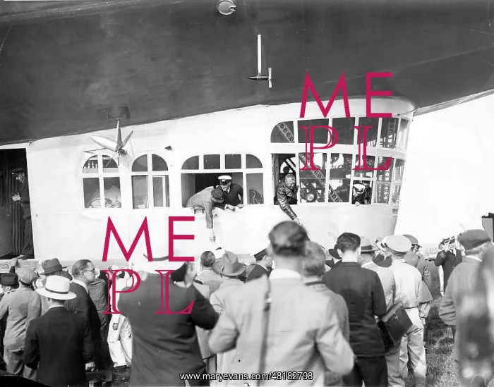 : Arrival of the LZ 127 Graf Zeppelin in Lakehurst during th : Arrival of the LZ 127 Graf Zeppelin in Lakehurst during th