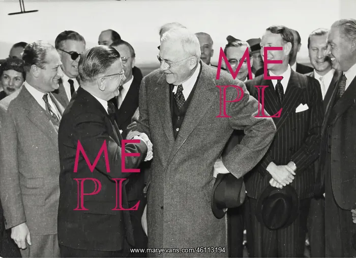 : Arrival of the US Secretary of State John Foster Dulles : Arrival of the US Secretary of State John Foster Dulles