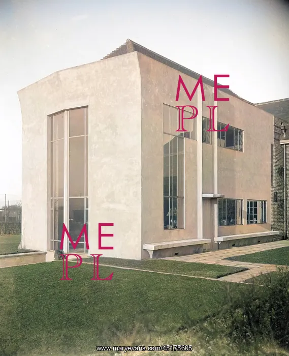 : ART DECO HOUSE