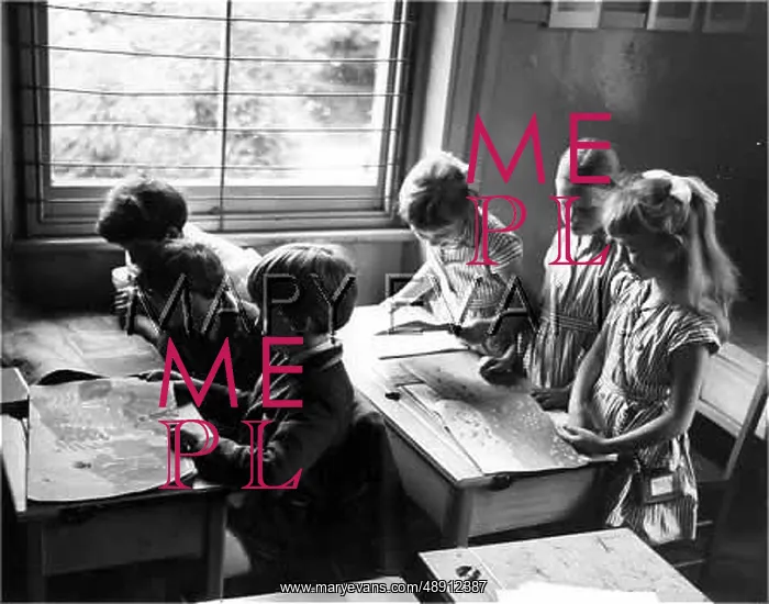 : AN ART LESSON : AN ART LESSON