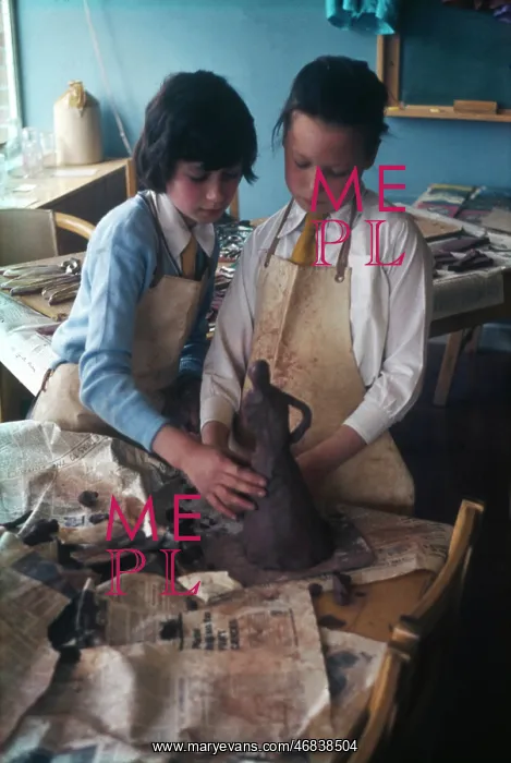 : Art lesson at a Leicestershire school : Art lesson at a Leicestershire school