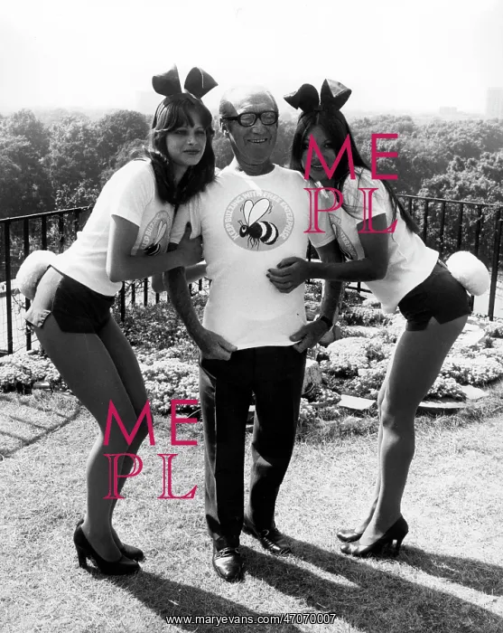 : Arthur Askey buzzes among the bunny girls : Arthur Askey buzzes among the bunny girls